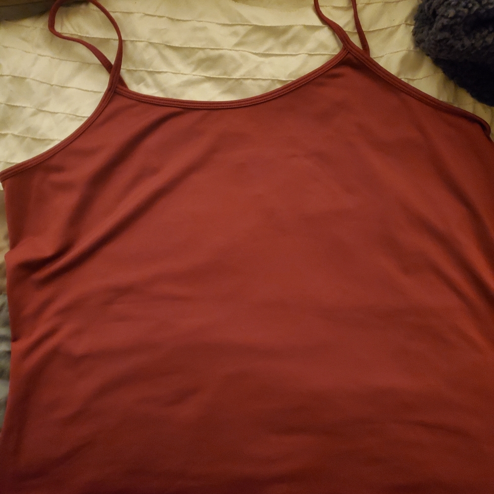 Maroon Tank